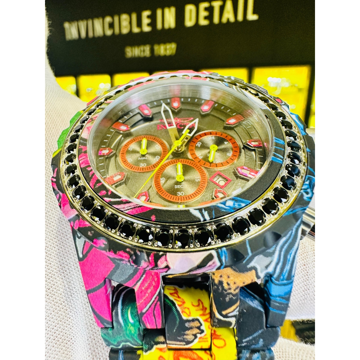 INVICTA・ブラックスピネル・クロノグラフデイデイトモデルとなります