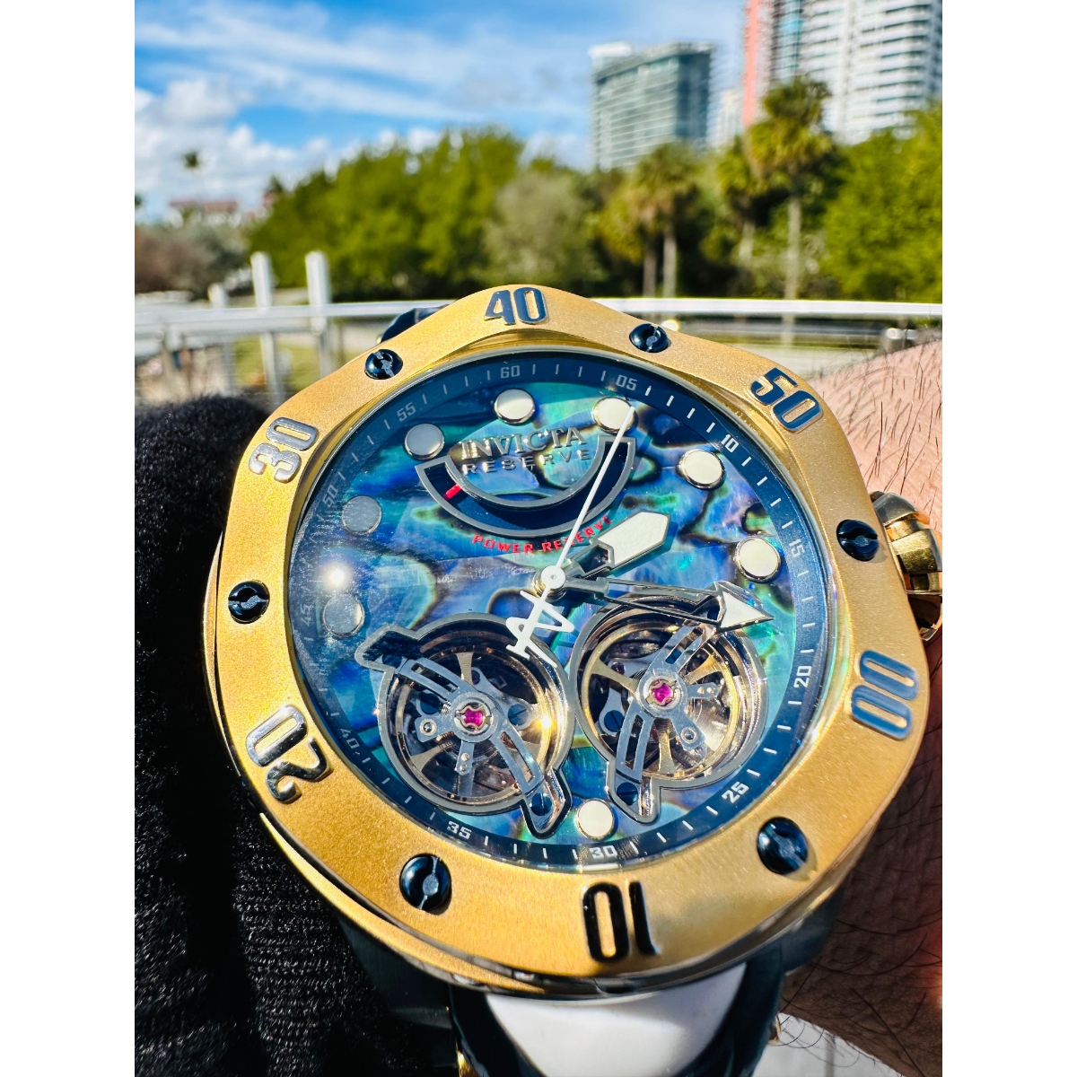 INVICTA インビクタ『Reserve Kraken 39715』☆電池式☆200ｍ防水☆ケース54mm☆パワーリザーブ表示付き - メンズ腕時計